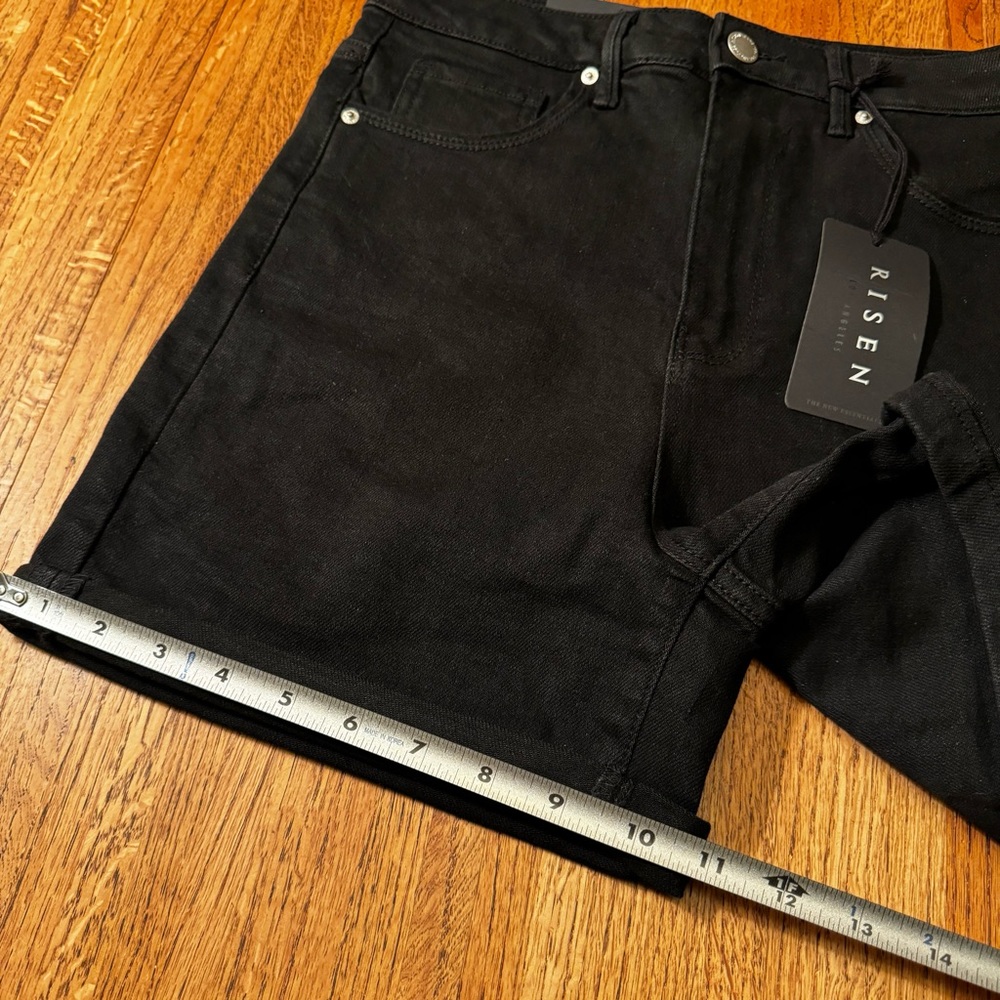 NWT Risen High Rise Rolled Up Shorts Size Medium - Picture 10 of 13